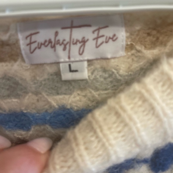 Women’s crewneck sweater. From EVERLASTING EVE BOUTIQUE. high quality!! Size L - Picture 2 of 6